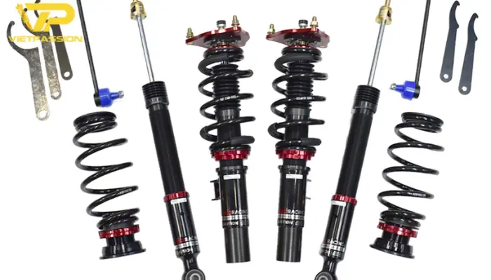 Bộ phuộc với đầy đủ linh kiện như lò xo, ống phuộc, vòng khóa,..
