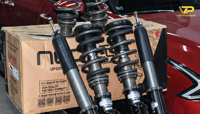 Giảm xóc ô tô K5 nguyên bản không phát huy hiệu quả khi di chuyển trên những cung đường gồ ghề Nhược điểm của giảm xóc nguyên bản phuộc nhún KIA K5