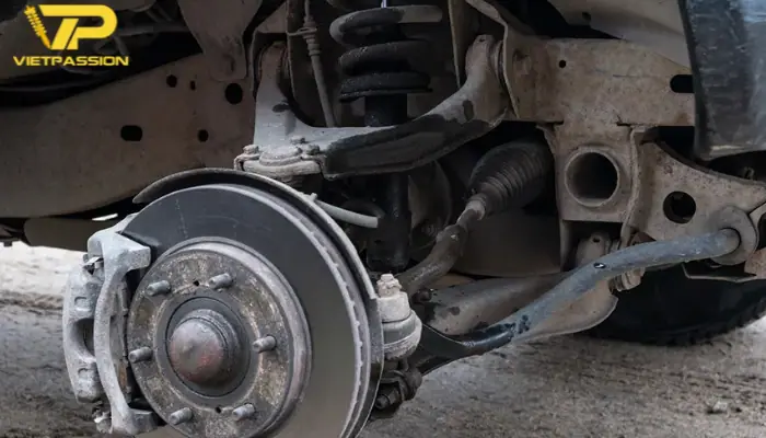 Sử dụng phuộc quá cũ cũng gây ra tình trạng giảm xóc kêu cót két Phuộc xe đã quá cũ