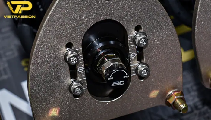 Tùy theo nhu cầu mà điều chỉnh tăng hoặc giảm độ cứng của Rebound Các cách căn chỉnh Rebound phuộc ô tô