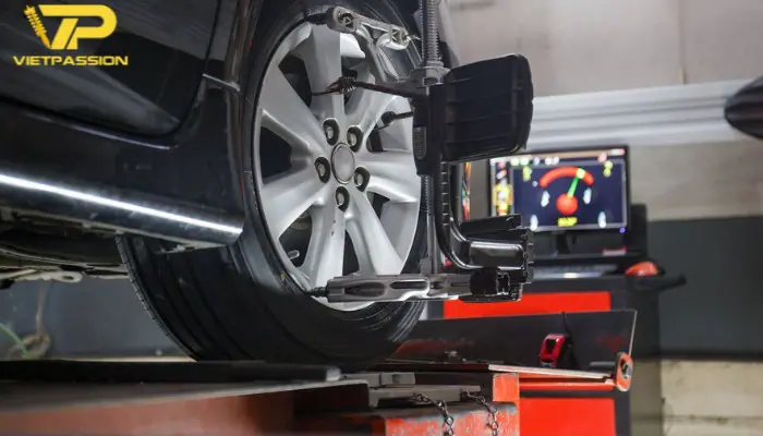 Vì sao cần căn chỉnh thước lái khi bảo dưỡng ô tô? Căn chỉnh góc toe ô tôTầm quan trọng của việc bảo dưỡng căn chỉnh thước lái